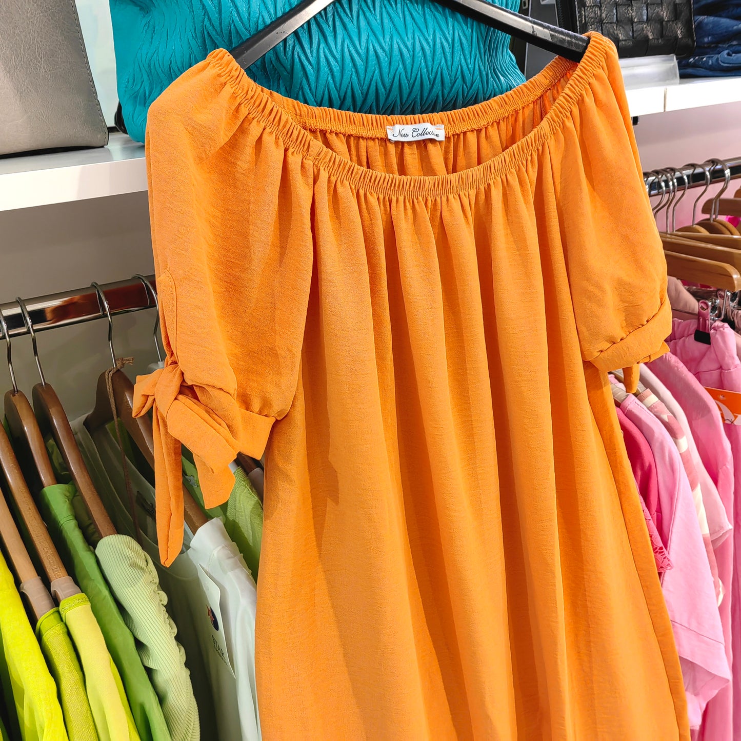 Einfarbiges Sommerkleid, Kurzarm