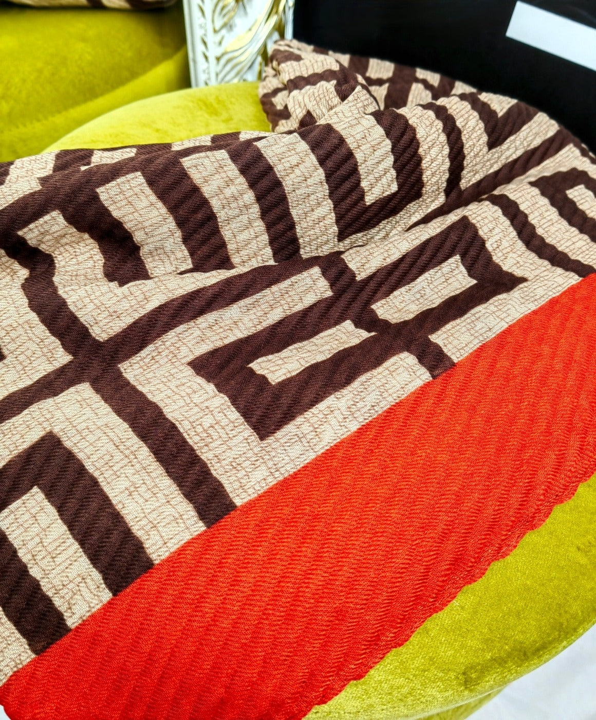 Schal gewellt mit modernem Print - VALENTINA-Orange braun