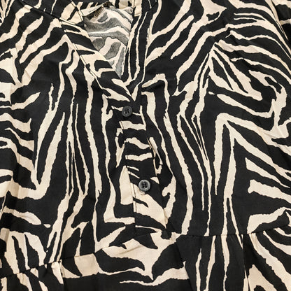 Weitgeschnittenes Kleid mit Zebra-Muster